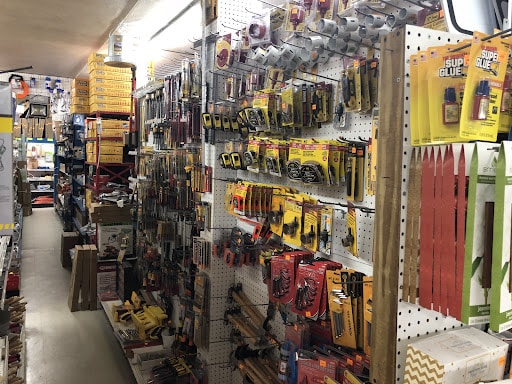 Velasco's Hardware #2 • Animal Feed • 67th Ave | Ferretería