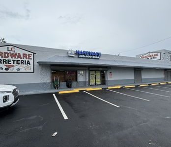 La Caridad Hardware Store: Tienda de Herramientas y Suministros Solidarios