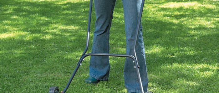 Lee Lawnmower: Cortacésped potente para jardín, corte preciso y fácil manejo