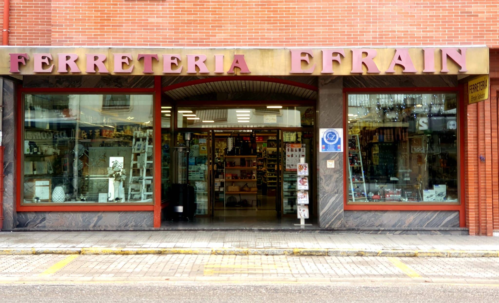 Ferretería Efrain – Herramientas, Tornillos y Materiales de Construcción de Calidad