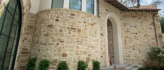 Alamo Stone: Piedra Natural Elegante para Decoración de Interiores y Exteriores