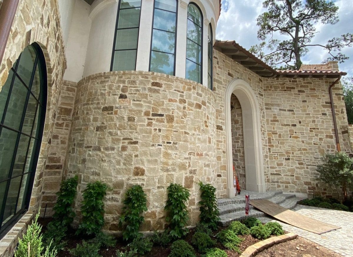 Alamo Stone: Piedra Natural Elegante para Decoración de Interiores y Exteriores
